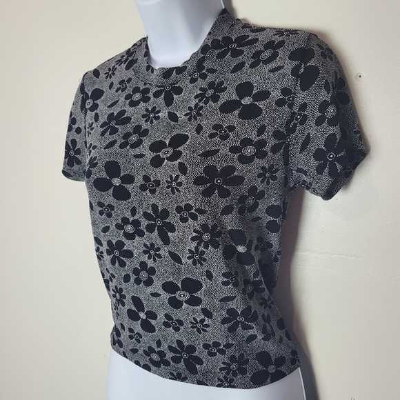 90s Vintage Stretchy Floral Shortsleeve Top - Picture 5 of 7